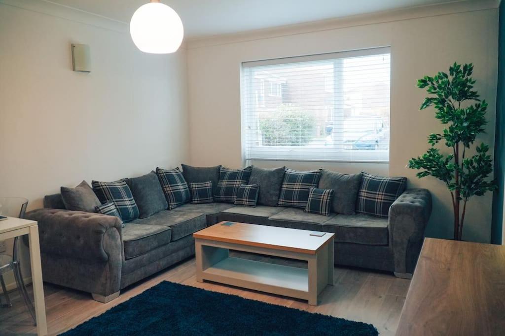Modern 2 Bed Apartment Near City Centre Chelmsford Kültér fotó